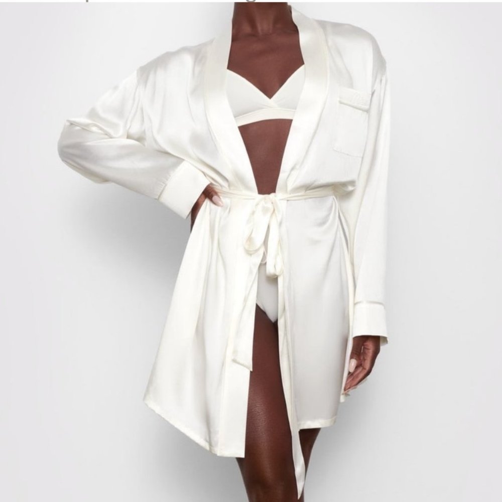 SKIMS Bridal Robe Silky Size L-XL NWT Marble Ivory